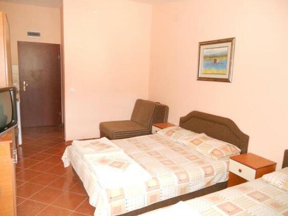 Lara Apartments - Photo3