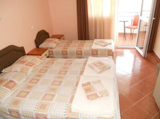 Lara Apartments - Photo4