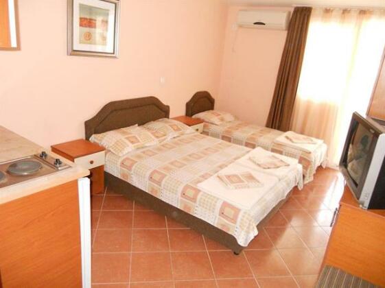 Lara Apartments - Photo5