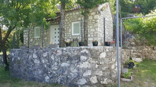 Apartment Stone House Cetinje