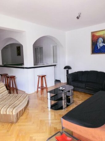 Hostel Holiday Cetinje - Photo2