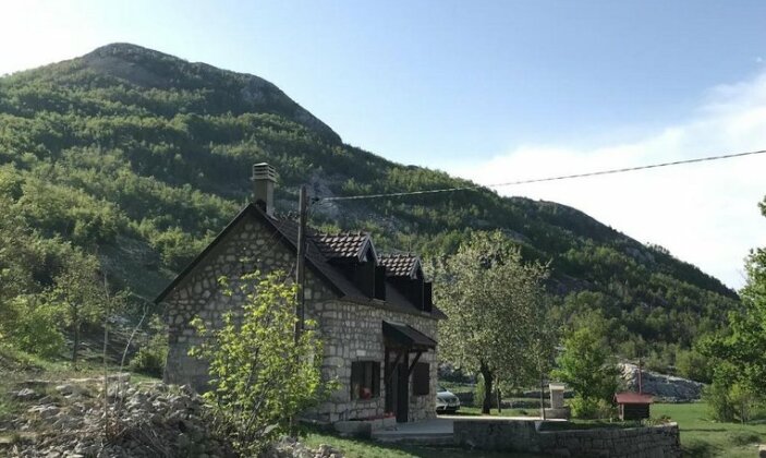 Lovcen Holiday Home - Photo2