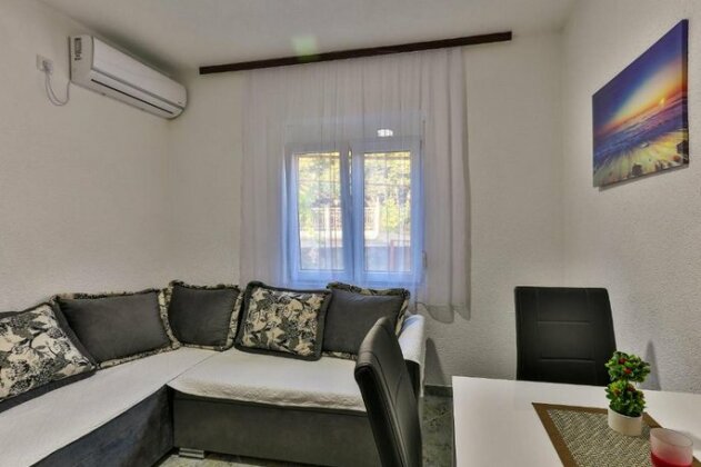 Sanisbazeni - Photo4