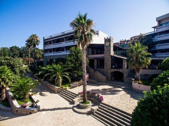 Wind Rose Resort