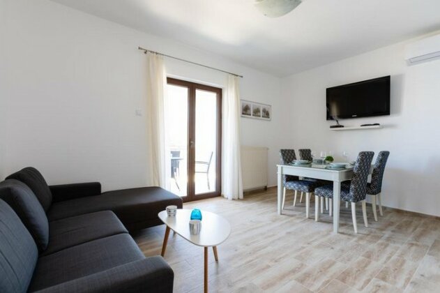 Apartments Miramar - Photo5