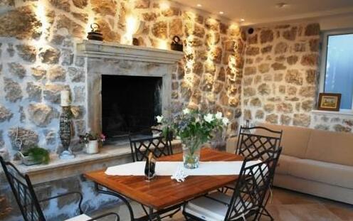 Kotor Emerald Apartments - Photo2