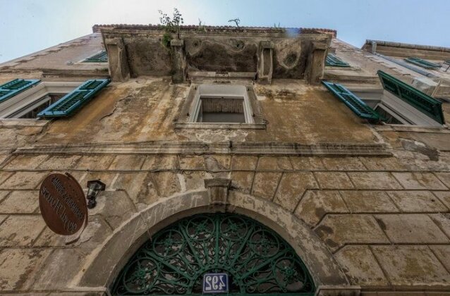 Royal House Kotor - Photo2