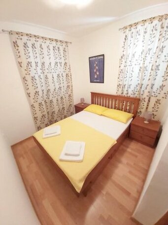 Two bedroom apartment in Kotor with swimming pool - Photo4