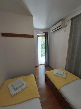 Two bedroom apartment in Kotor with swimming pool - Photo5