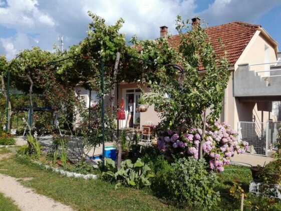 Frile Apartments