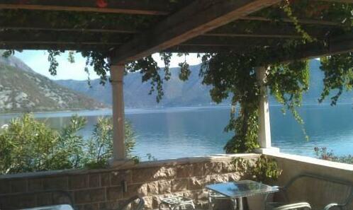 Apartments Montenegro Risan Cuckovic - Photo4