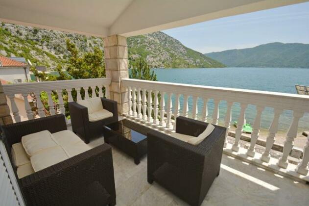 Vila Plaza Apartments - Photo3