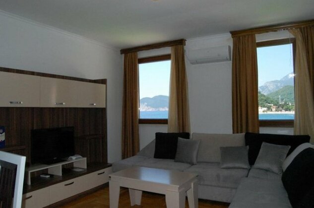 Apartments First Line - Photo5