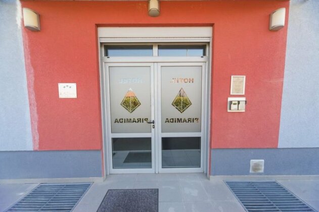 Garni Hotel Piramida