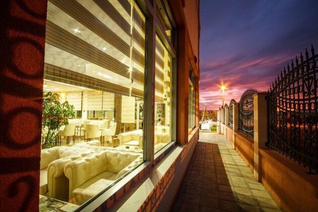 Hotel Oasis Podgorica - Photo2