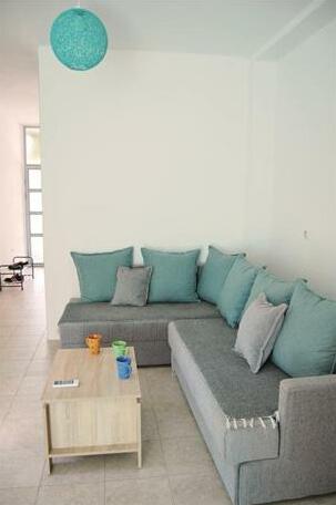Modern & Modest - Photo2