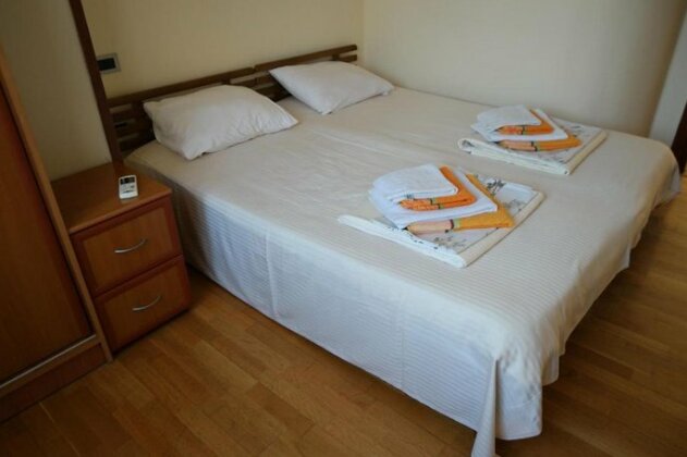 Apartments and Rooms Troya - Photo2