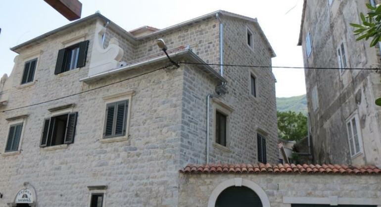 Lanterna Apartments