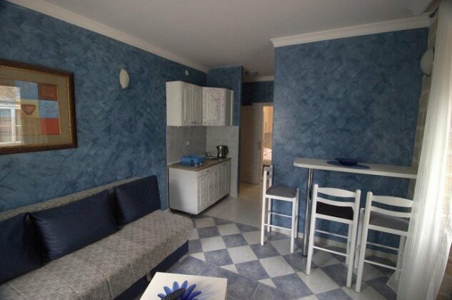 Lanterna Apartments - Photo4