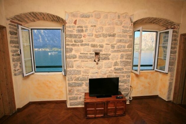 The Stone House 165 Prcanj - Photo5