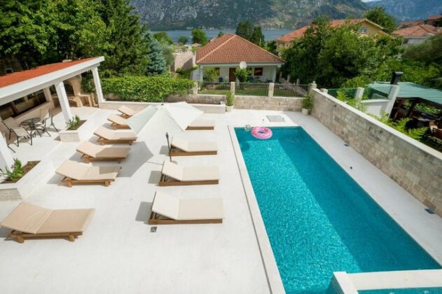 Villa Jasmine Prcanj - Photo2