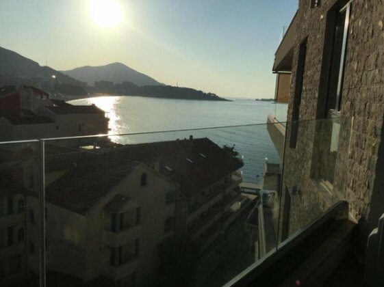 Apartment Sunset Rafailovici - Photo2