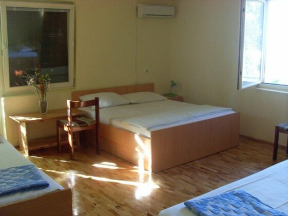 Apartments and Rooms Dragic - Photo5