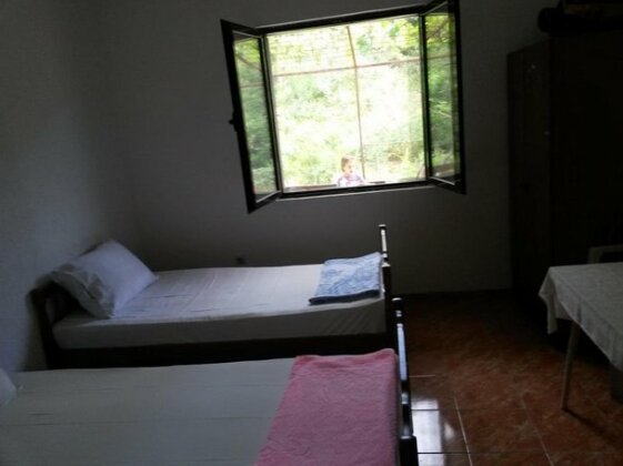 Guest House Pod Lozom - Photo2