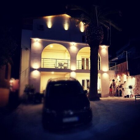 IN Villa Guesthouse - Photo4