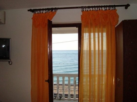 Sunset Promenade Rooms - Photo5