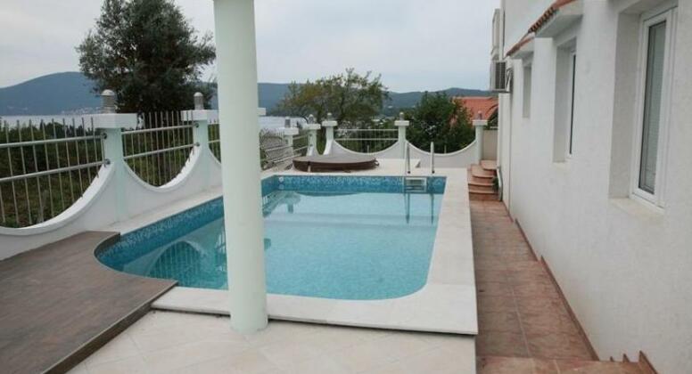 Apartments Villa Happy - Photo2