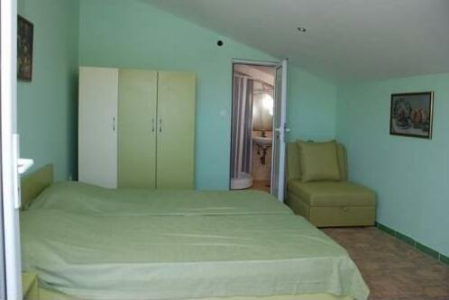 Guesthouse Castella - Photo2