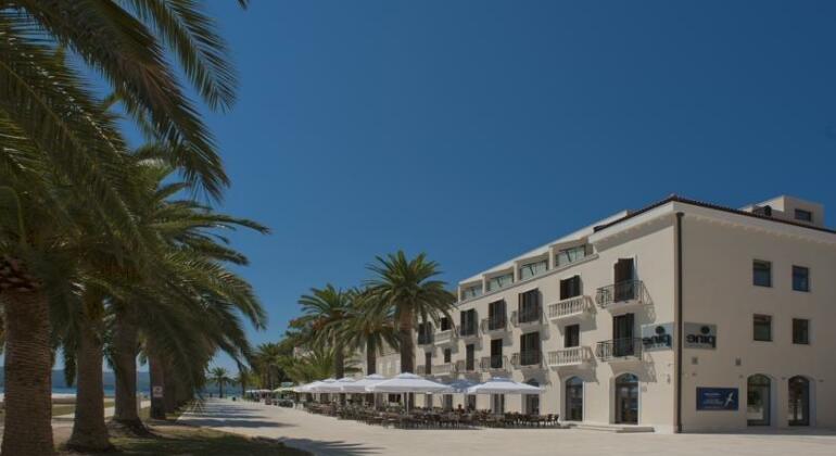 Hotel Pine - Photo2