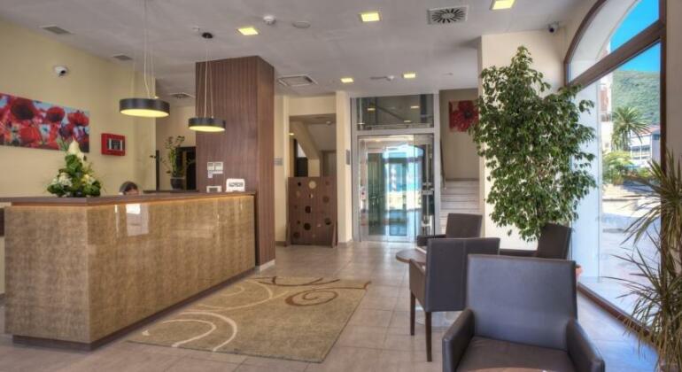 Hotel Pine - Photo3
