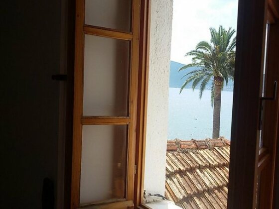Lido Apartment Tivat - Photo5