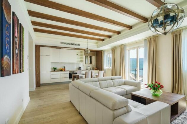 Lustica Bay - Photo4