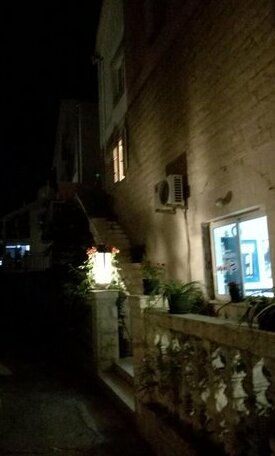 Romana 1 Tivat - Photo4