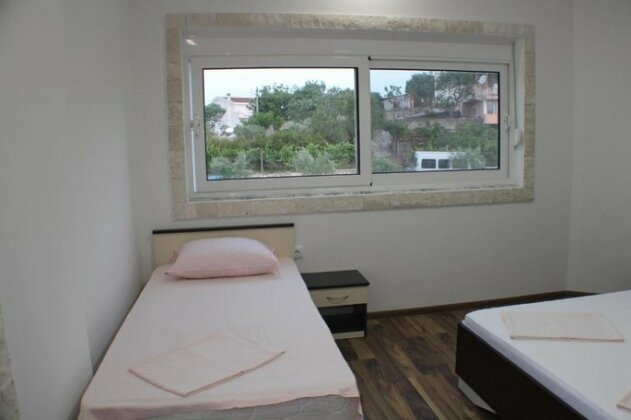 Gjinaj Apartments - Photo4