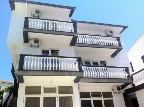 Marleku Apartments - Photo2
