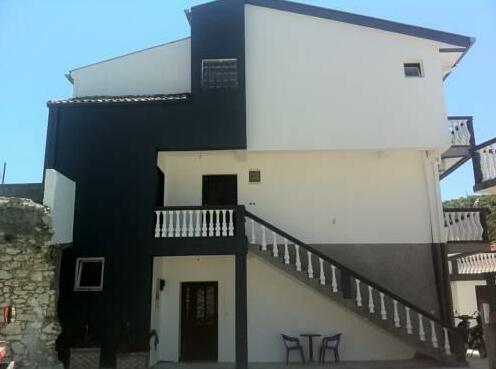 Marleku Apartments - Photo5