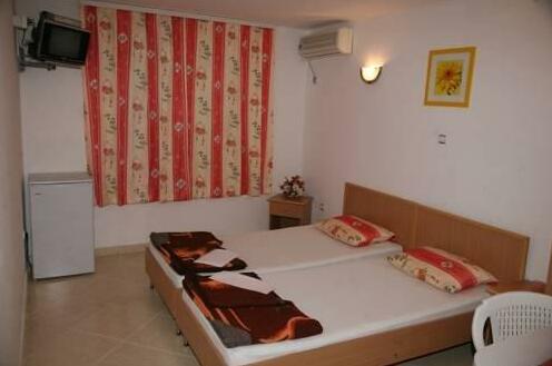 Omega Apartments - Photo3