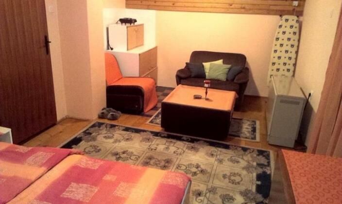 Kety Guesthouse - Photo4