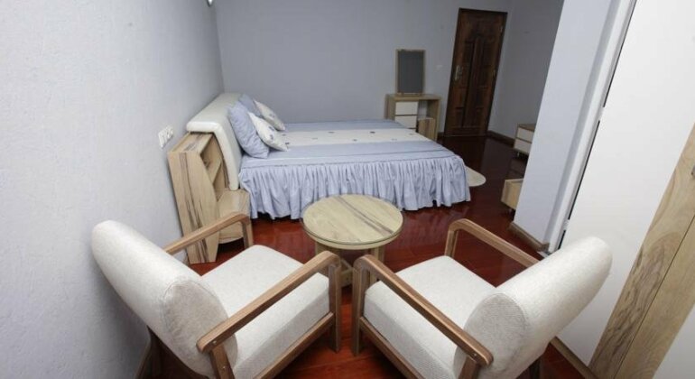 Red Island Inn - Photo4