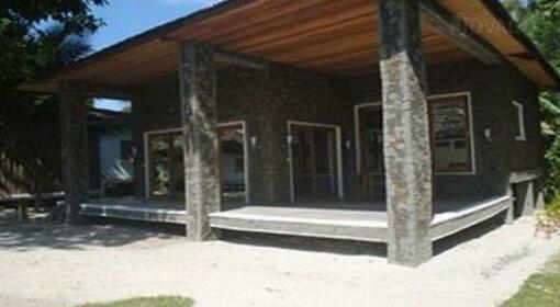 Adonys Eden Lodge