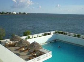 La Piscine Hotel