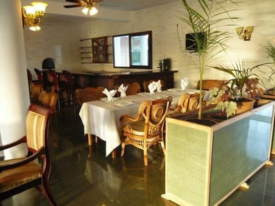 Sunny Golf Hotel - Photo2