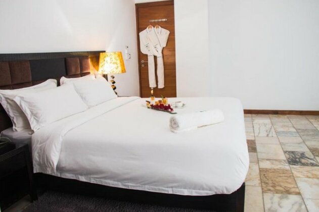 The Streamliner Hotel Apartment - Photo2
