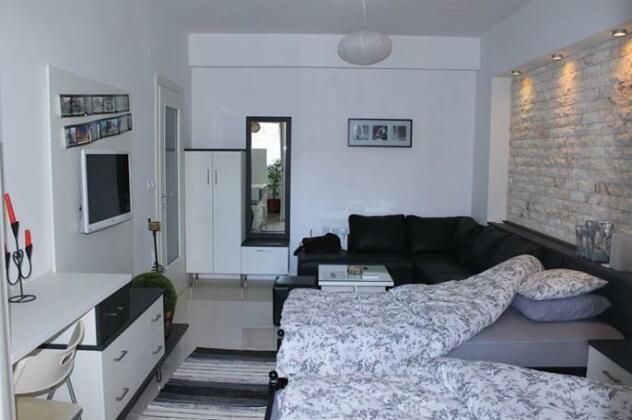 Aries Apartments - Photo3