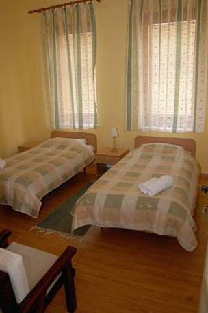 Chola Guest House - Photo2