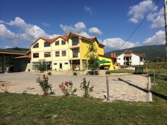 Dezerto Hotel & Suites